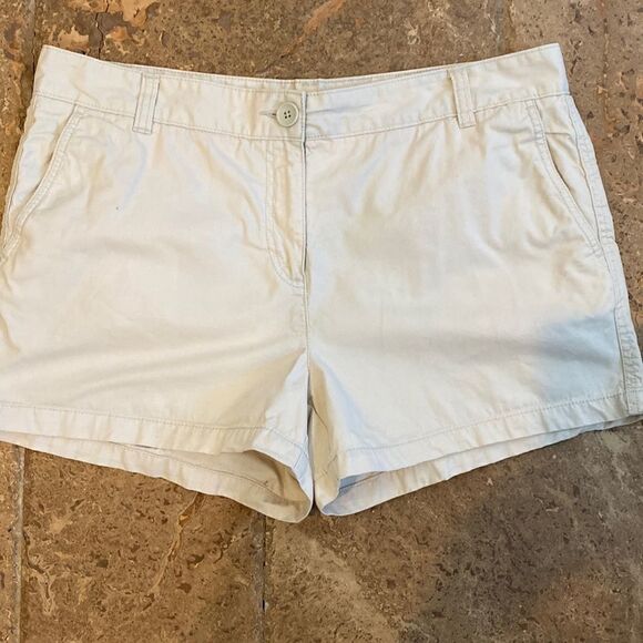 Joe Fresh kakhi shorts size 12 two front pockets 2 button pockets in back - Picture 1 of 4